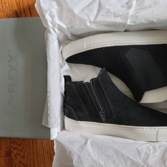 The FLEXX Sneak Peak Bootie - Picture 4 of 4